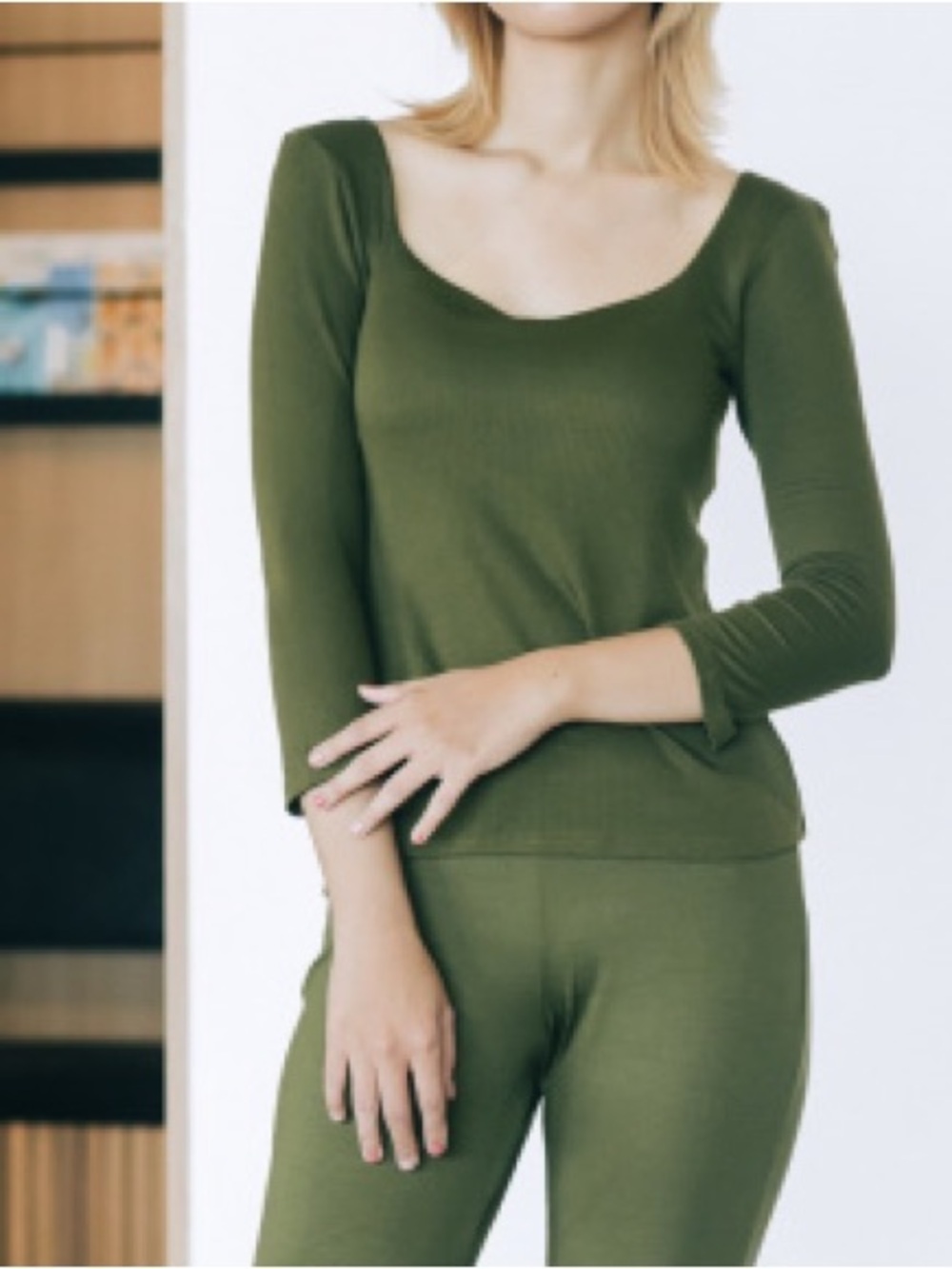 Uniqlo Mame Kurogouchi Built in Bra Ribbed Olive Green LongSleeve Scoop Neck Top